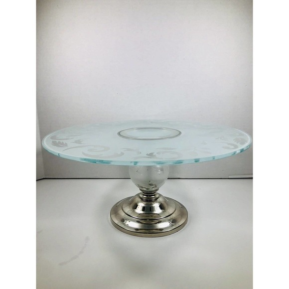 Cake Stand Silver and Etched. BEAUTIFUL! - Picture 1 of 7